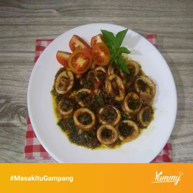 Cumi Cabe Ijo Masakan Aceh yang siap disajikan dalam piring