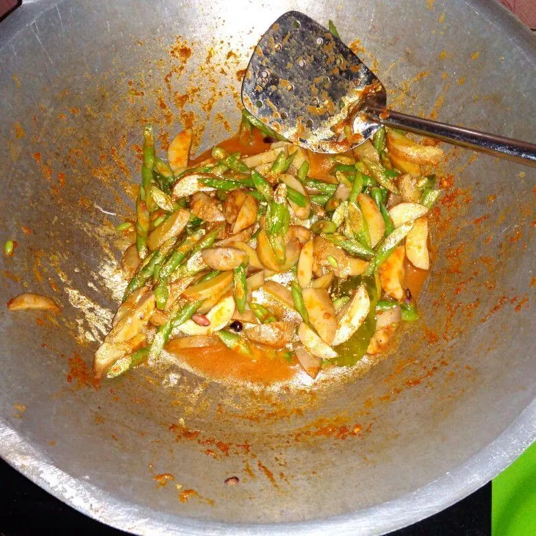 Step 4 Tumis Jengkol dan Kacang Panjang Pedas
