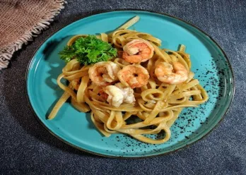 Spaghetti Udang Saus Tomat Kemangi