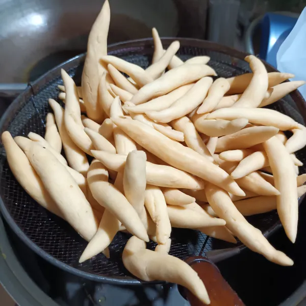 Angkat, tiriskan dan siap disajikan.