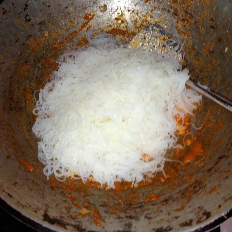 Step 4 Bihun Goreng Merah Surabaya