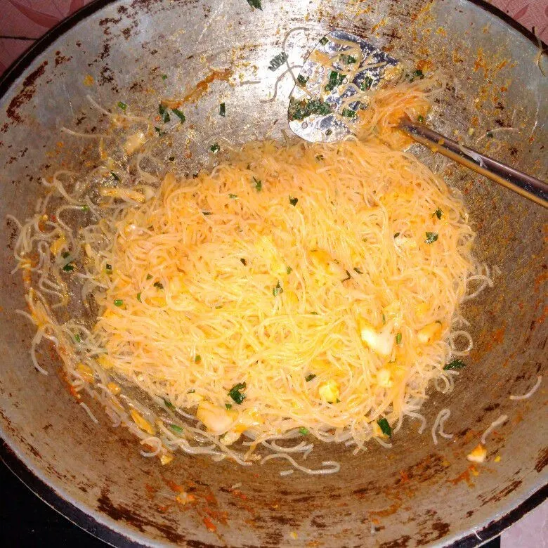 Step 5 Bihun Goreng Merah Surabaya