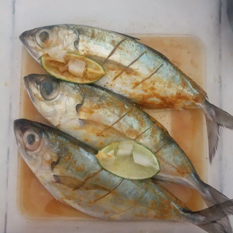 Step 1 Ikan Kembung Goreng Sambal Bajak