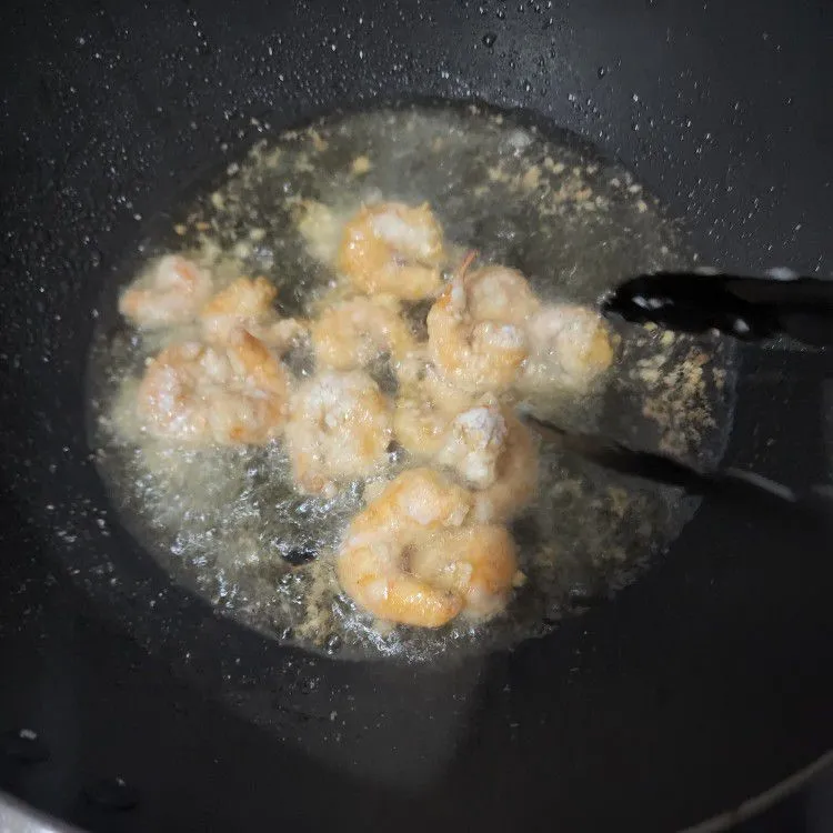 Step 3 Udang Goreng Kremes