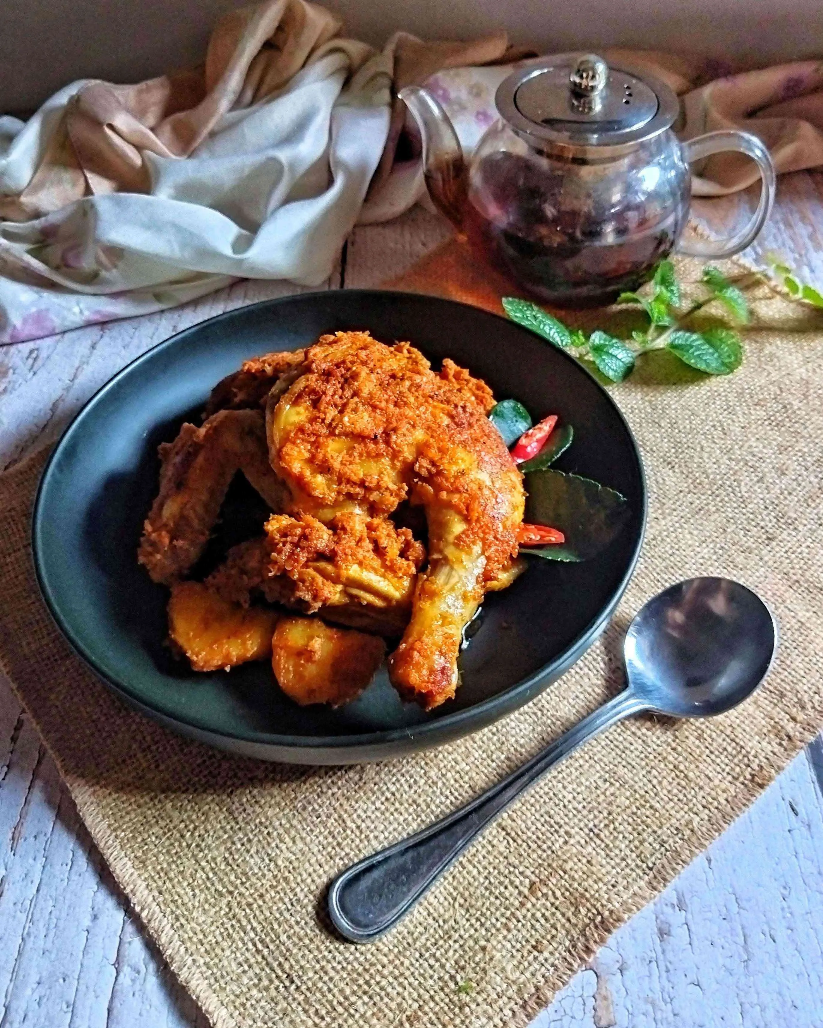 Rendang Ayam dan Kentang