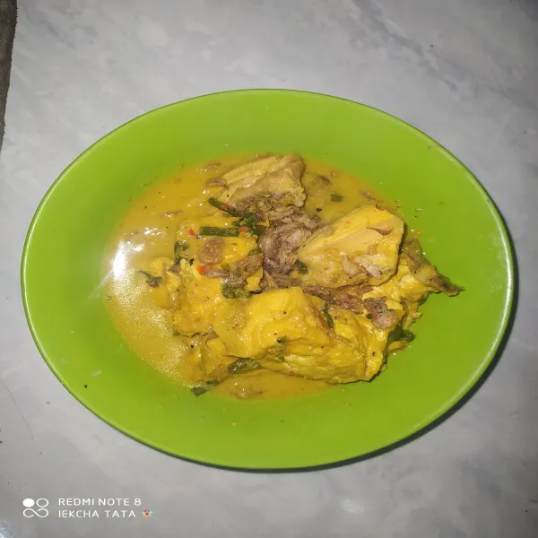 Setelah selesai tambah kan bawang goreng secukupnya di atas sayur. Selamat menikmati