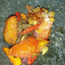 Lalu  taruh bahan sambal yang tadi sudah digoreng, tambahkan garam, gula merah dan terasi.