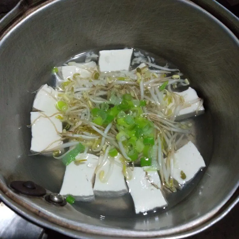 Step 5 Kongnamul Guk