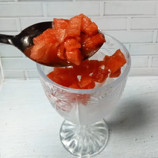 Masukkan semangka, simpel sirup dan air.