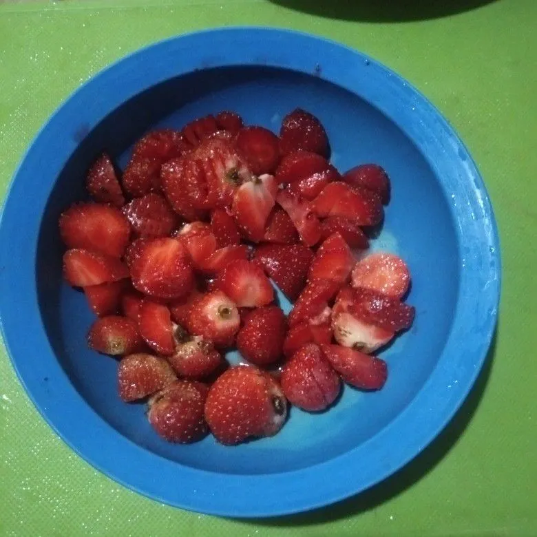 Step 1 Korean Strawberry Milk