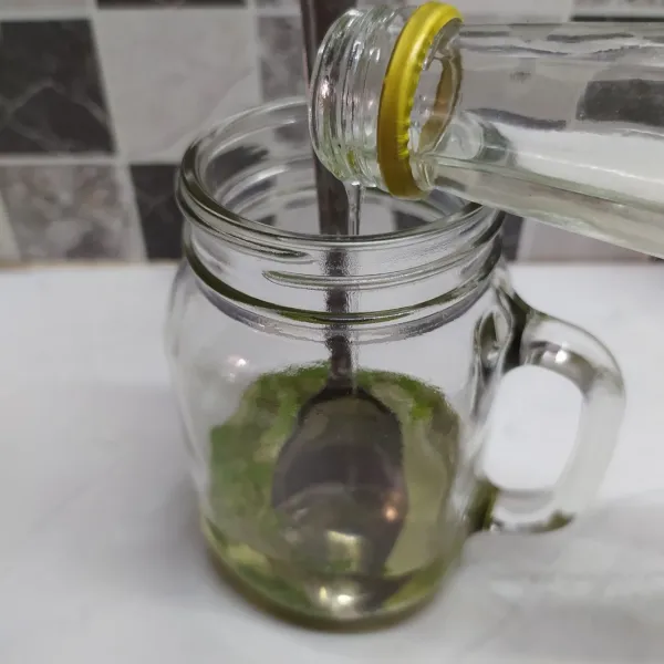 Tuang simple syrup secukupnya.
