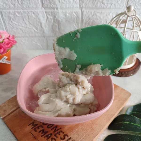 Kemudian tambahkan bubur sumsum.