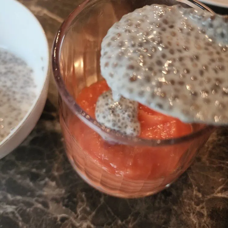 Step 3 Papaya Chiaseed & Granula Smoothies