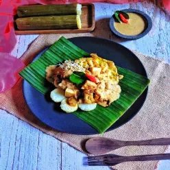 Lontong Tahu Tek khas Surabaya