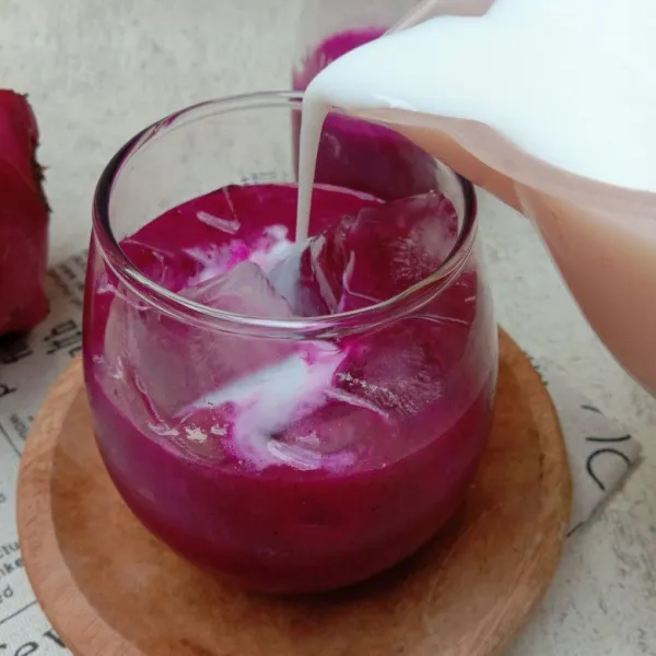 Tuang larutan fibercreme.