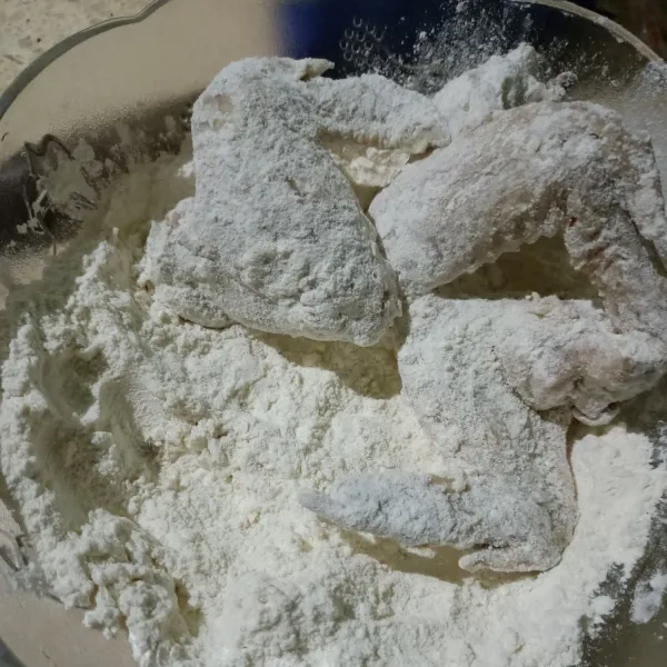 Baluri dengan tepung bumbu.