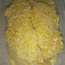 Lalu balur semua permukaan daging ayam dengan tepung roti, lalu simpan dalam wadah tertutup, taruh dikulkas minimal 1 jam, agar tepung roti menempel sempurna.