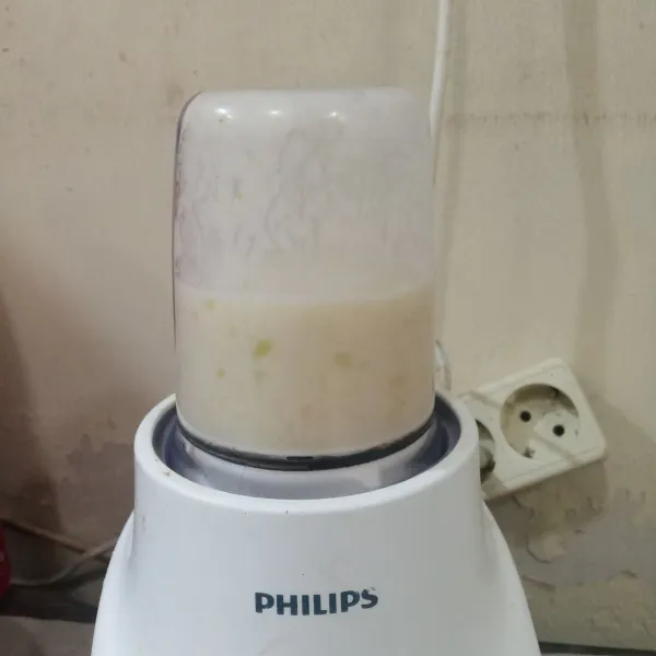 Blender hingga halus.