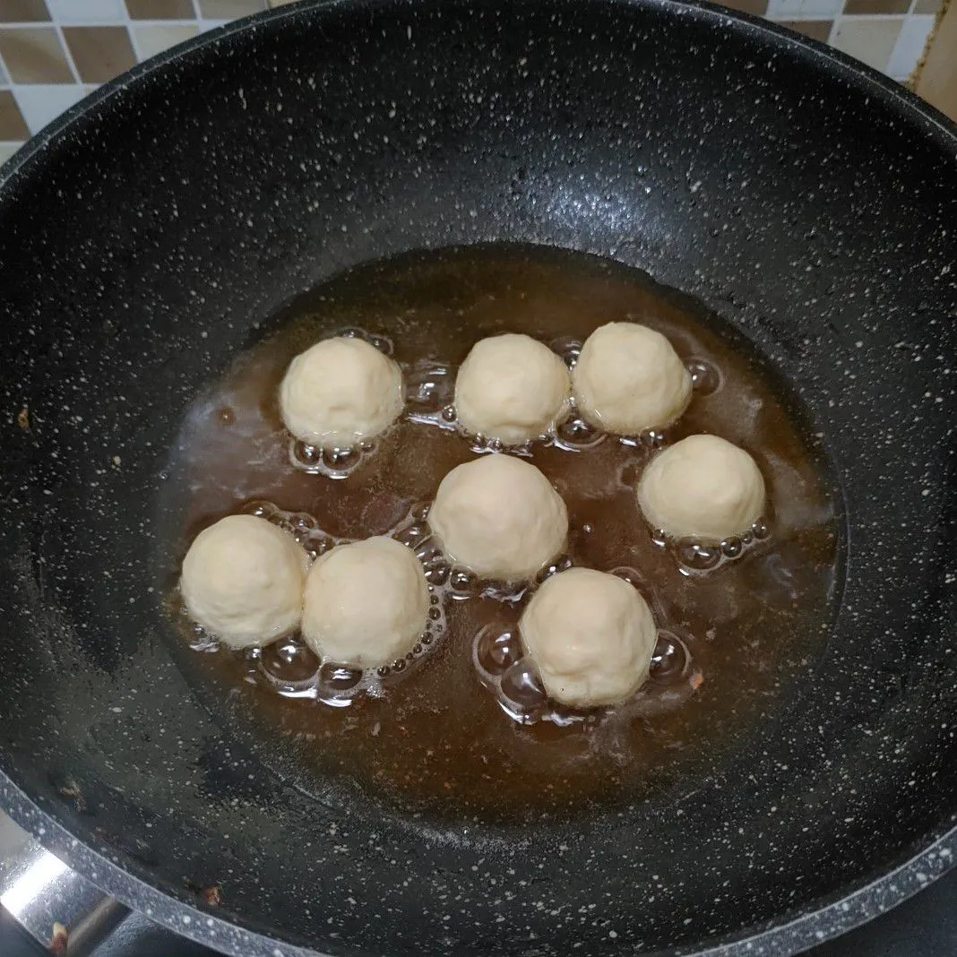 Step 4 Chapssal Doughnut
