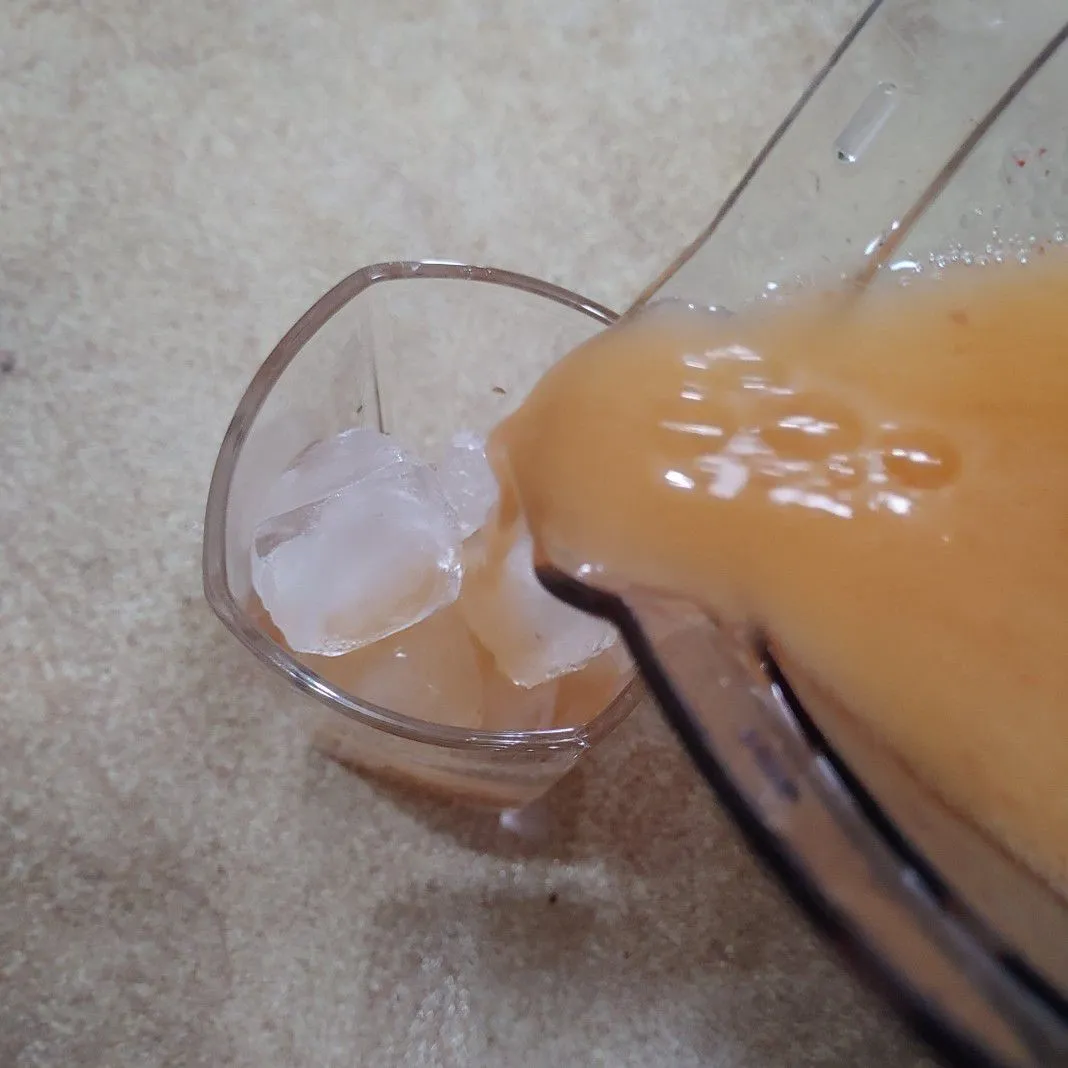 Step 5 Jus Mangga Mix Apel dan Strawberry
