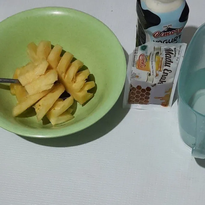 Step 1 Pineapple Yogurt