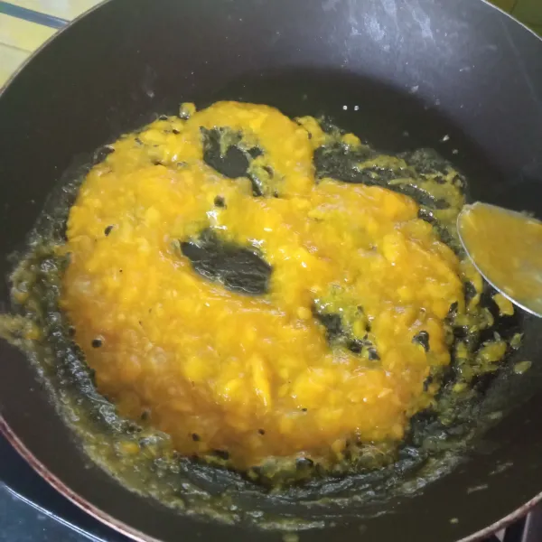 Masak hingga mangga menjadi selai.