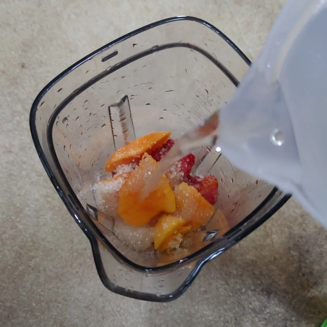Step 3 Jus Mangga Mix Apel dan Strawberry
