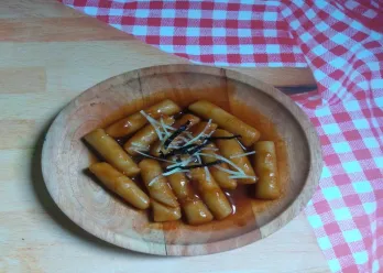 Spicy Tteokbokki (Korean Rice Cake) #KoreanFood