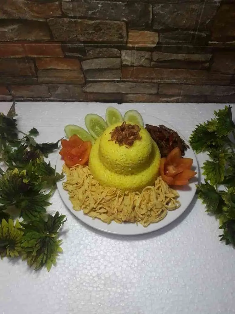 Nasi Kuning Rice Cooker