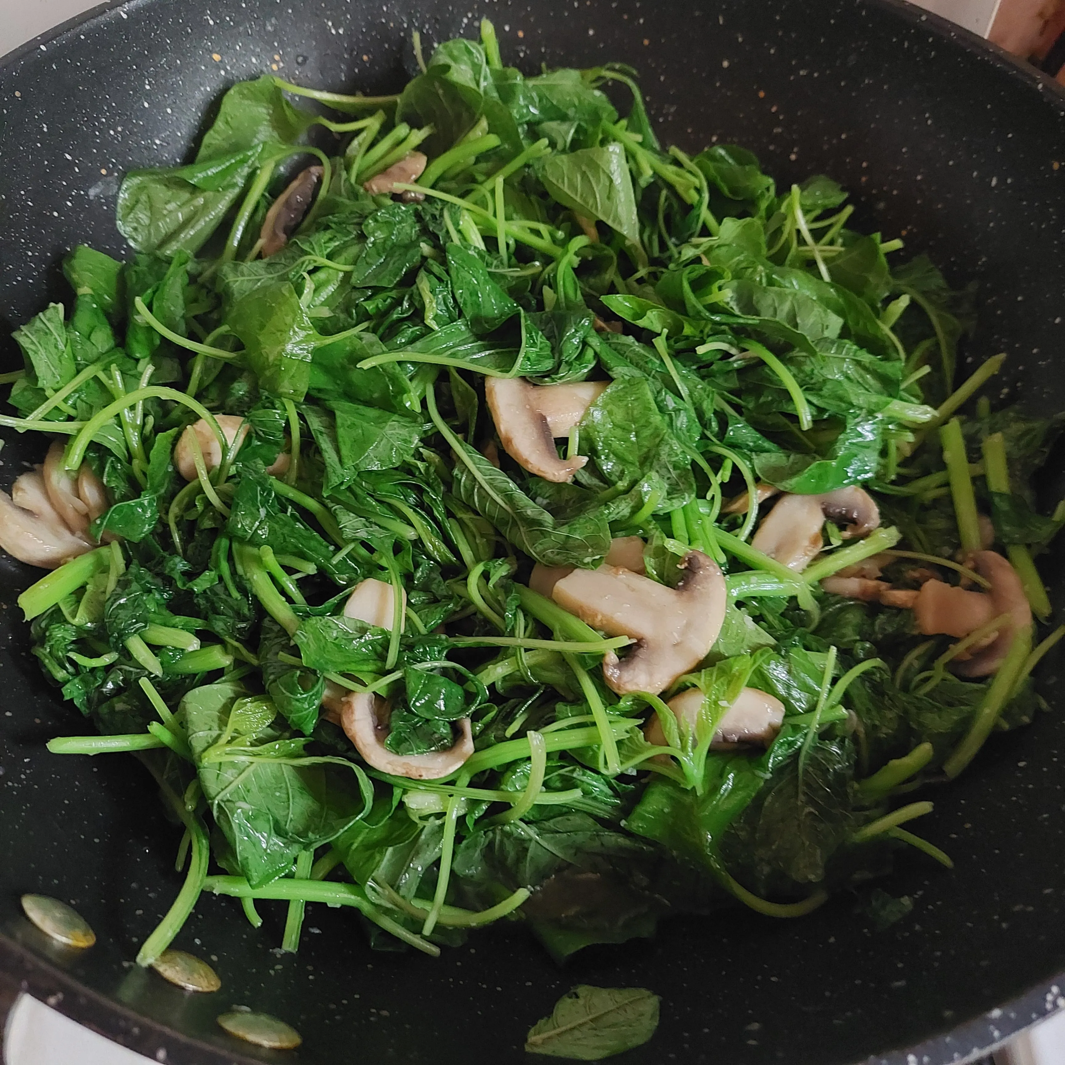 Step 7 Cah Bayam Jamur Bawang Putih