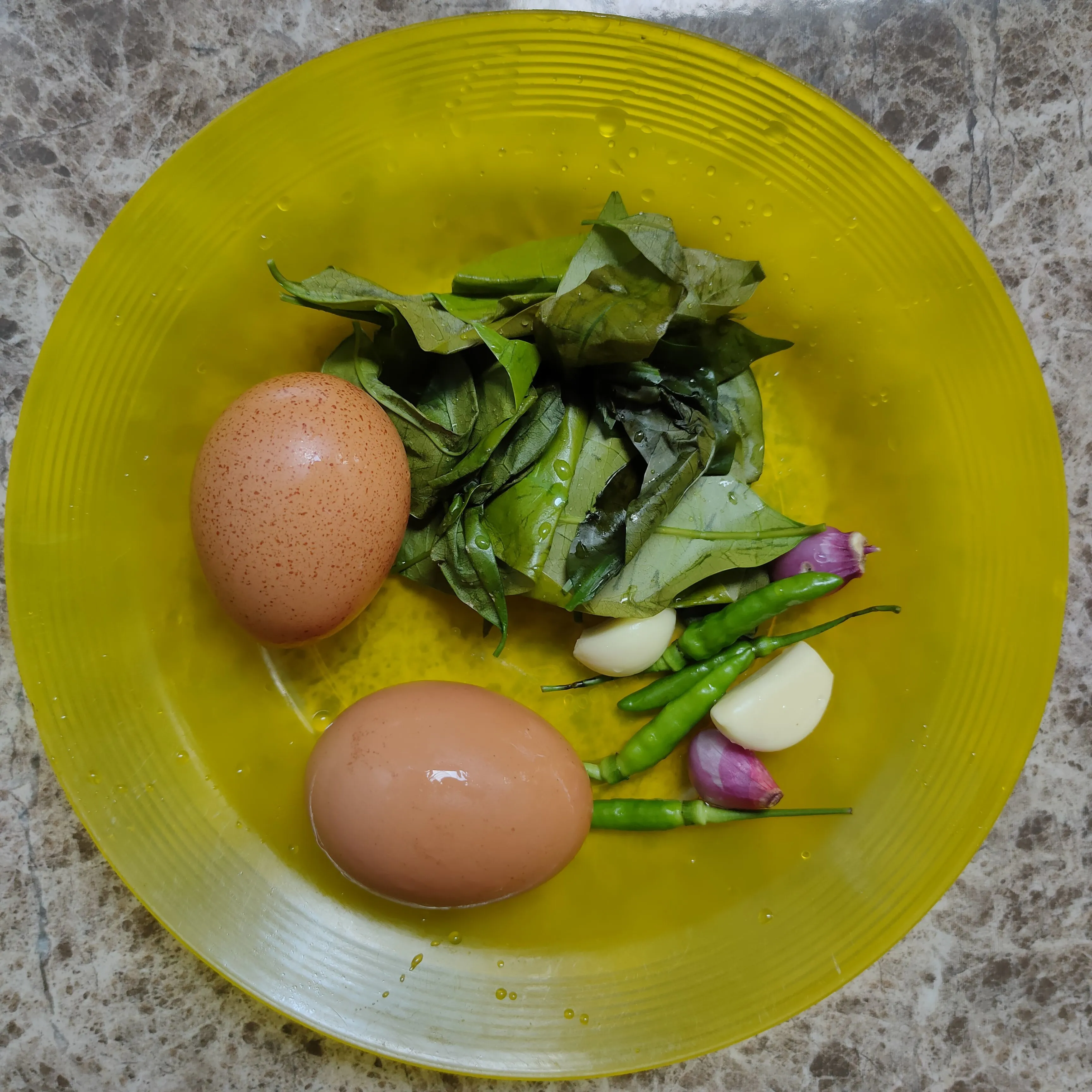 Step 1 Telur Dadar Daun Melinjo