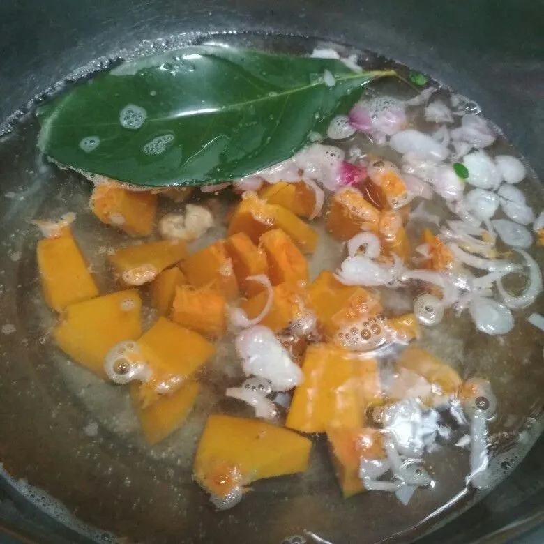 Step 3 Sayur Bening Kelor Labu Kuning