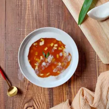 Siapkan mangkok saji, masukkan bubur garut lalu siram dengan kuah santan, bubur garut siap disajikan.