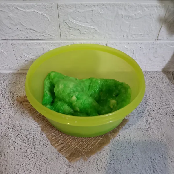 Tumbuk lagi sampai tercampur.