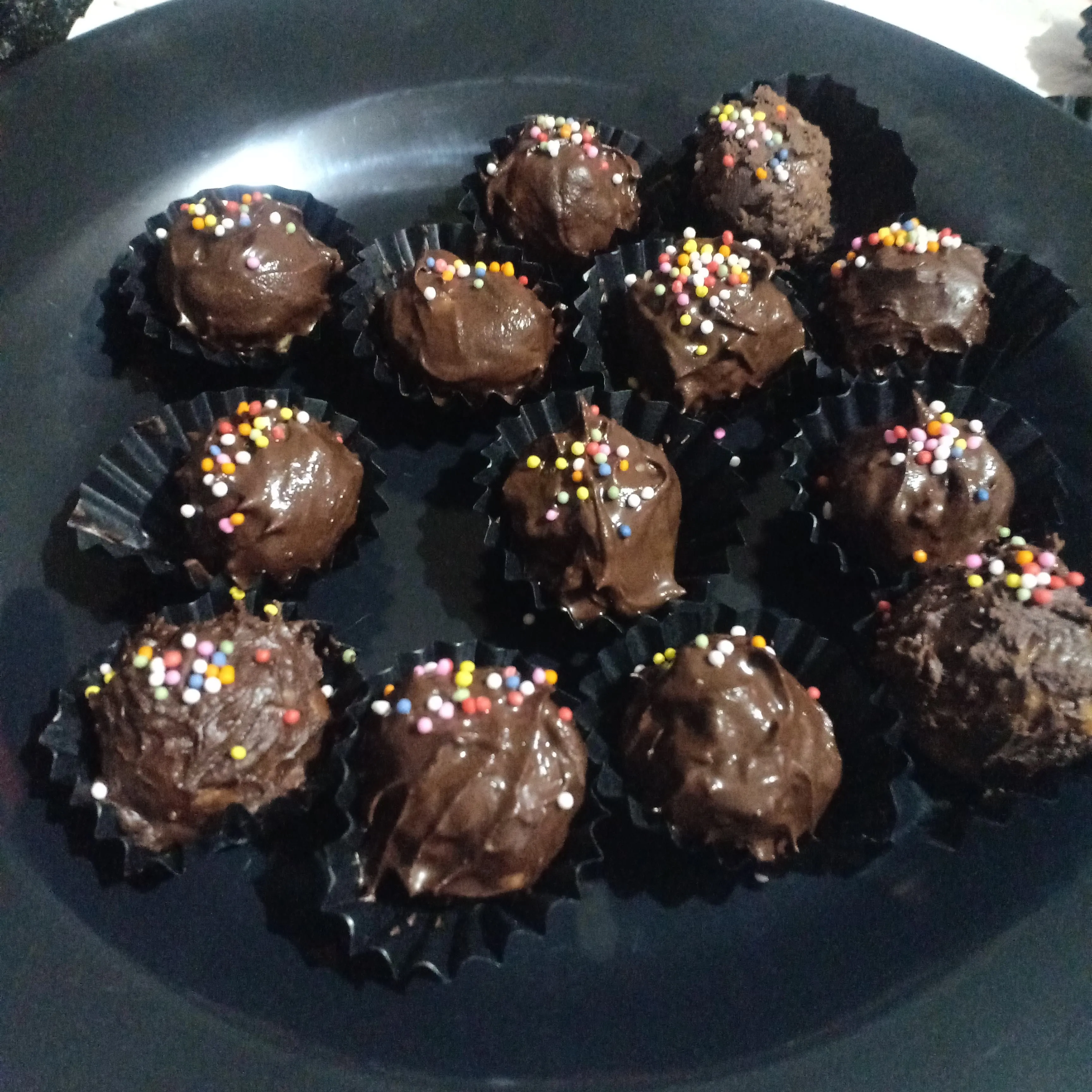 Step 5 Bola-Bola Biskuit Coklat