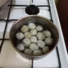 Rebus cilok hingga empuk, tiriskan.