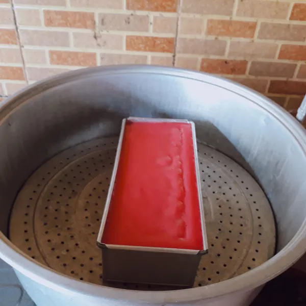 Untuk adonan terakhir, kukus selama 15 menit.