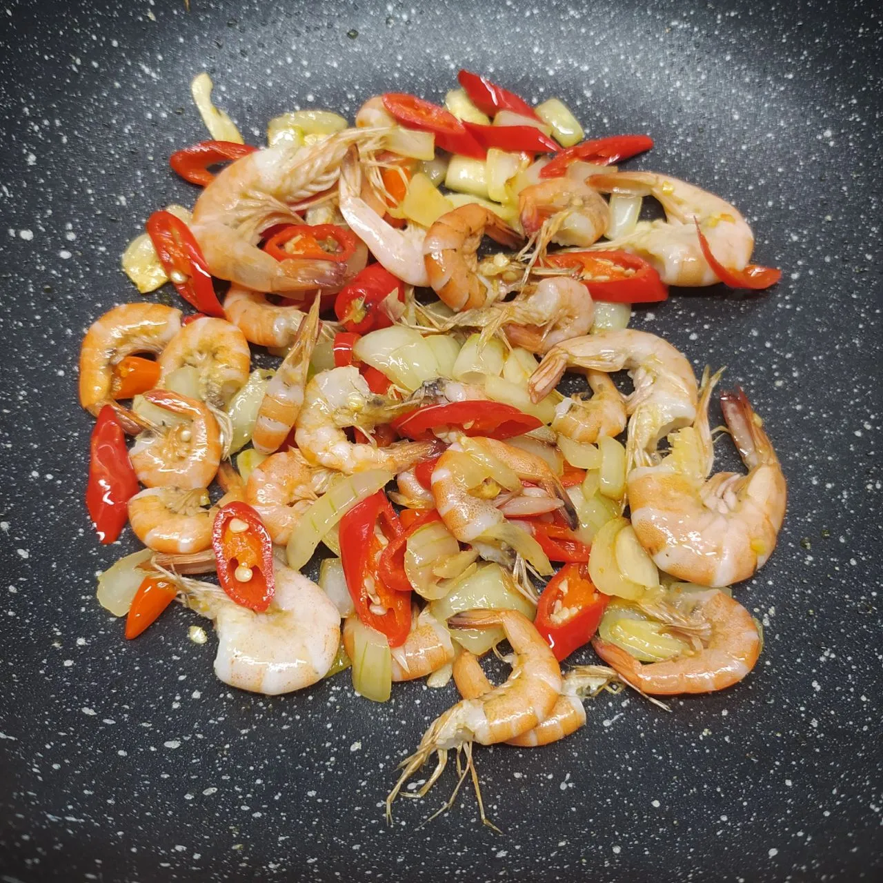 Step 4 Tumis Udang Sawi Asin