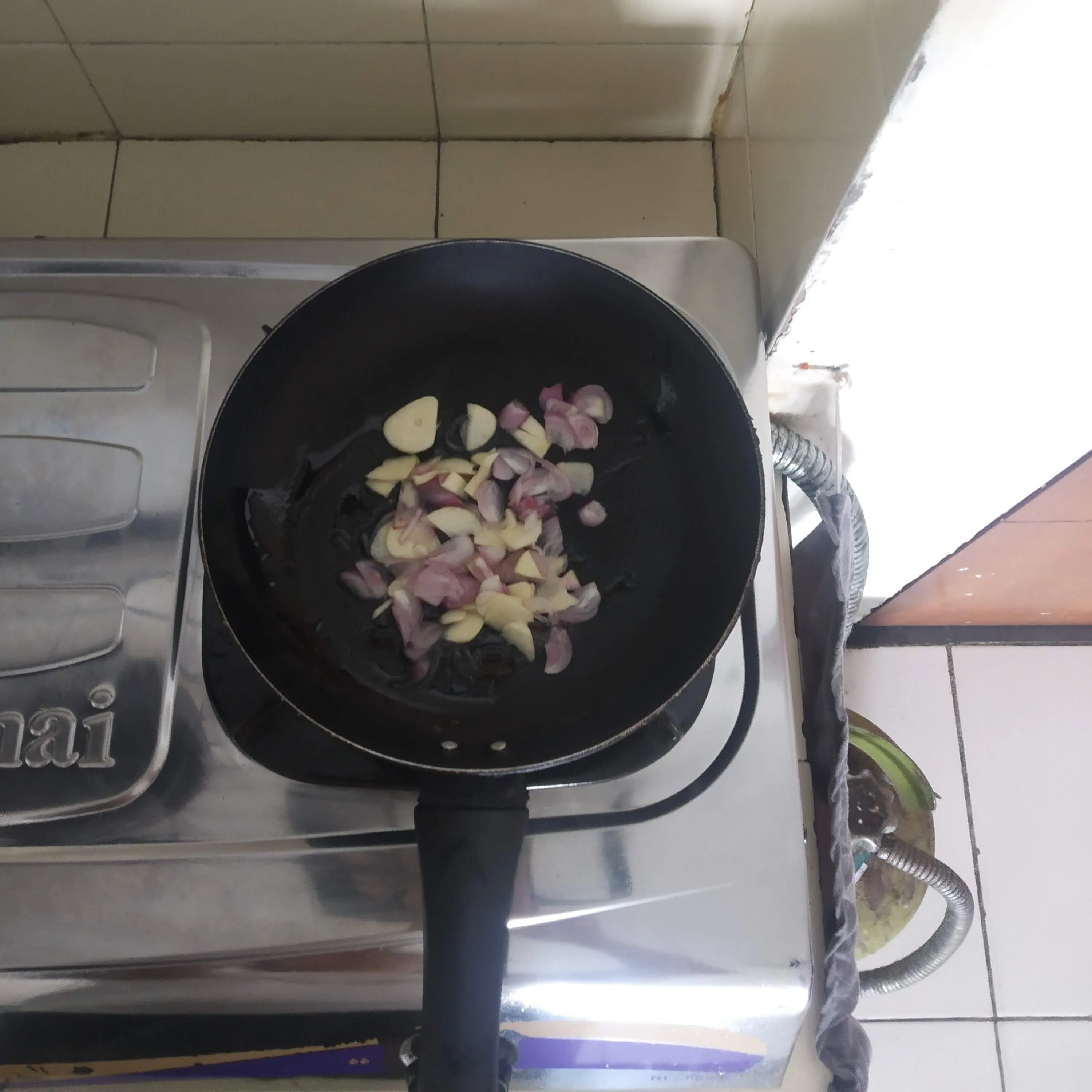 Step 1 Nasi Goreng Bawang