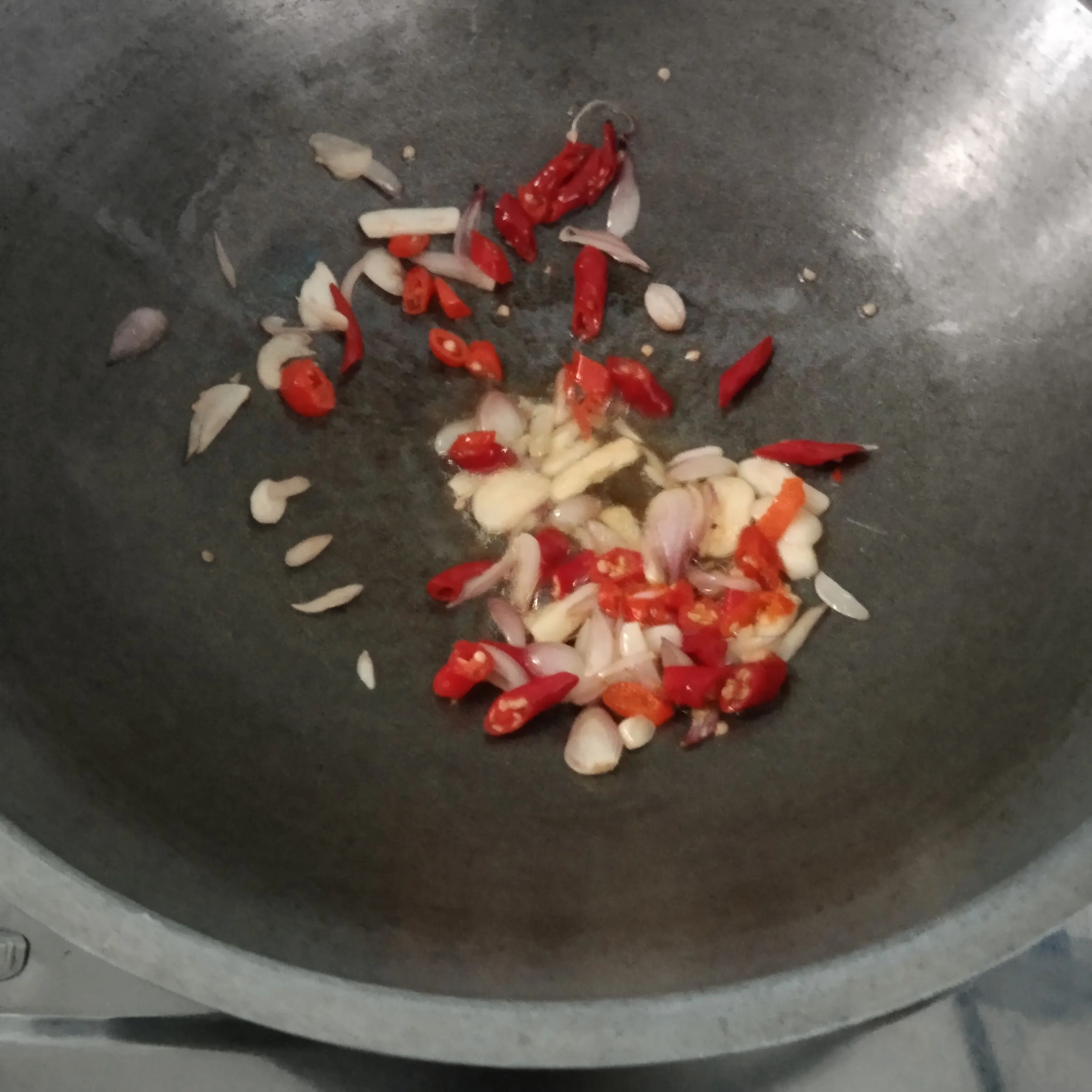 Step 2 Tumis Daun Singkong Rebon