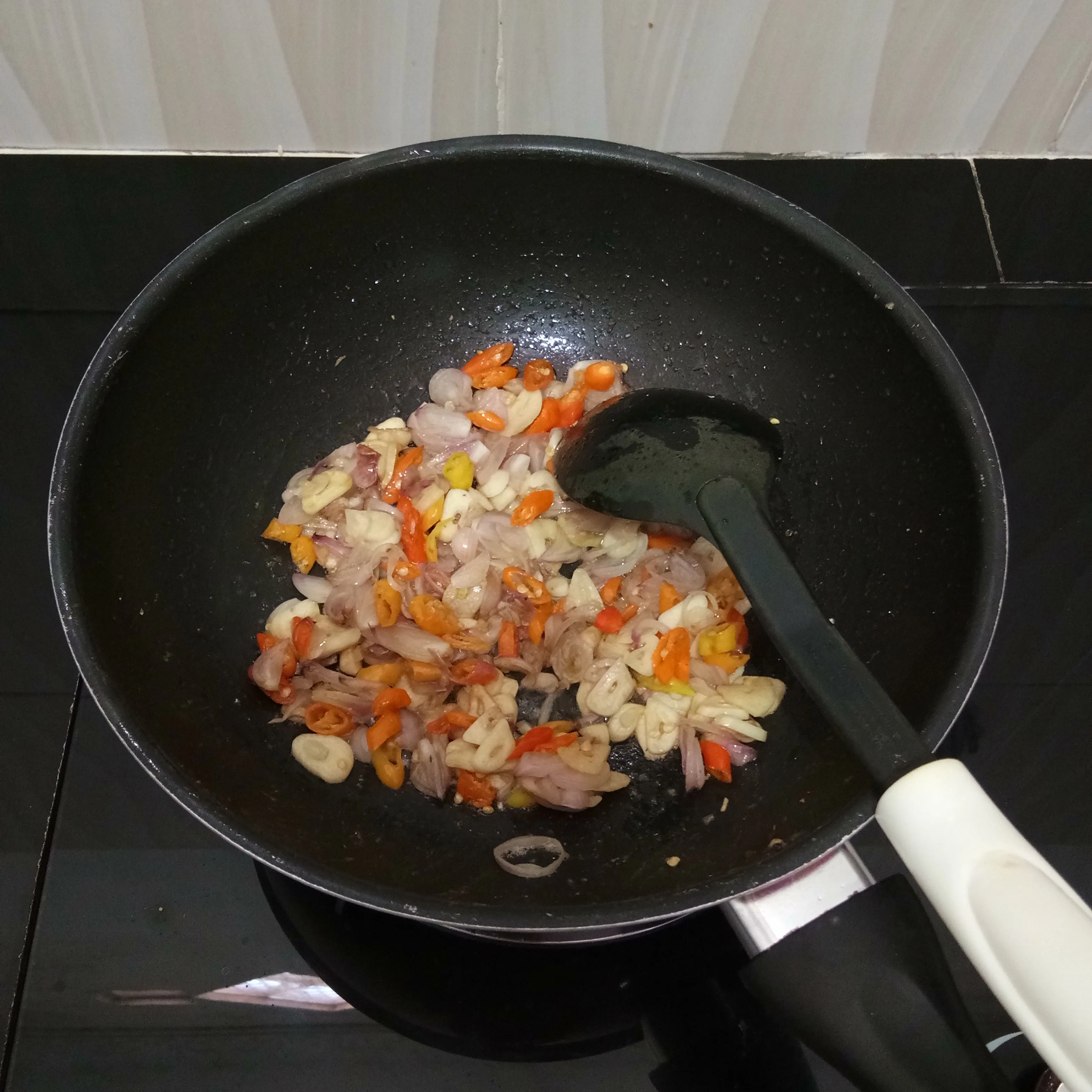Step 3 Nyemek Kecap Tahu Pindang