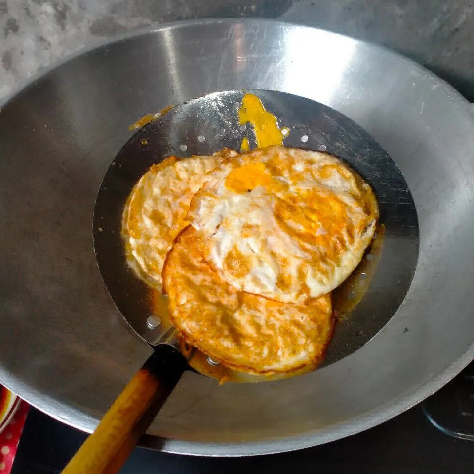 Step 1 Telur Ceplok Saus Teriyaki