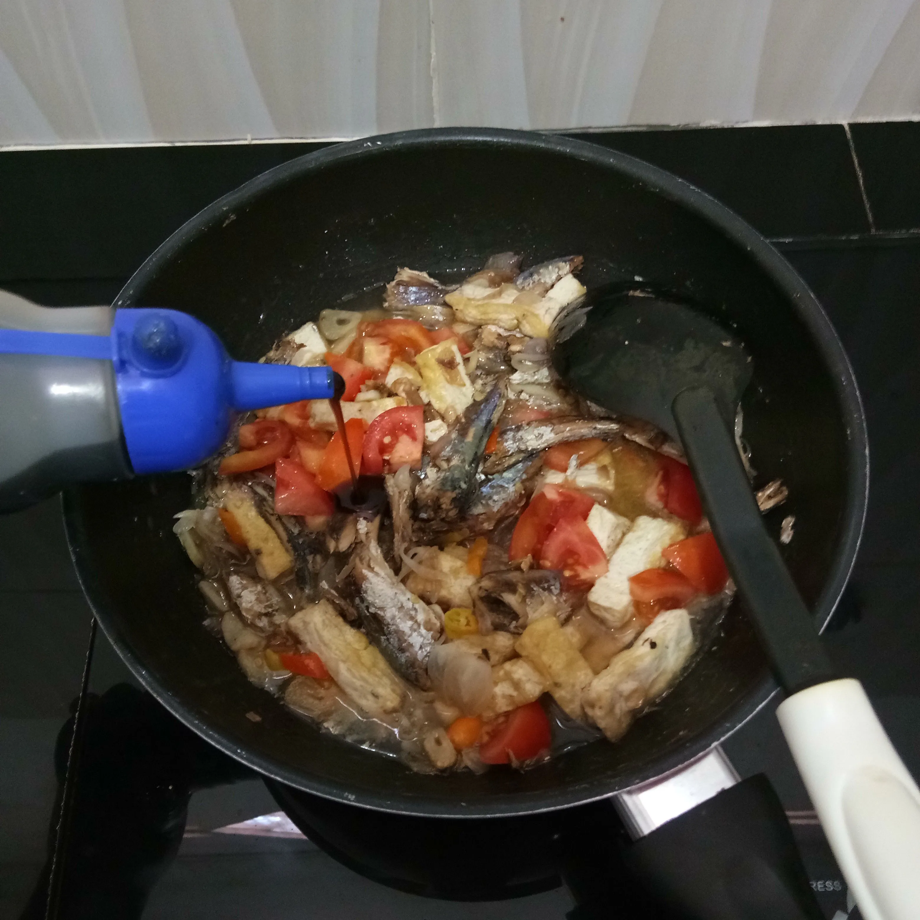 Step 6 Nyemek Kecap Tahu Pindang