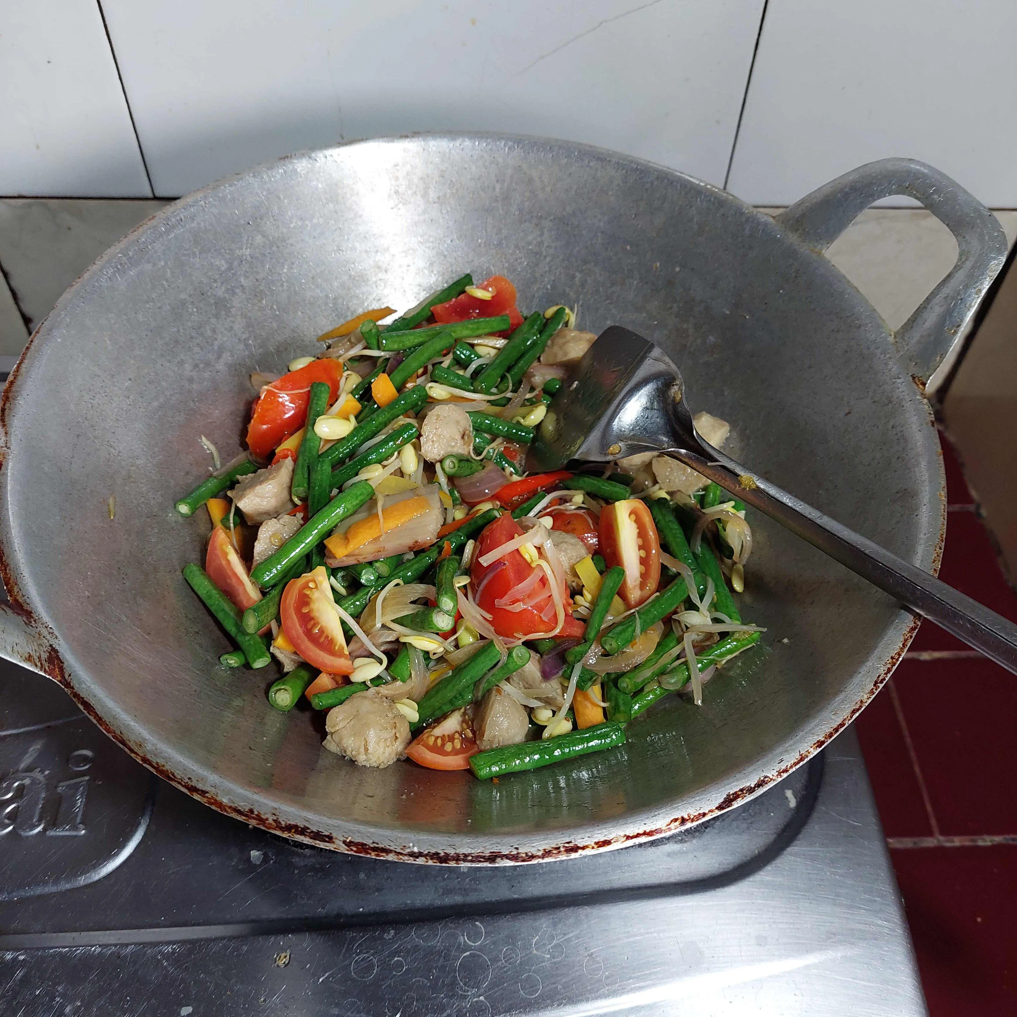 Step 6 Tumis Bakso Kacang Panjang