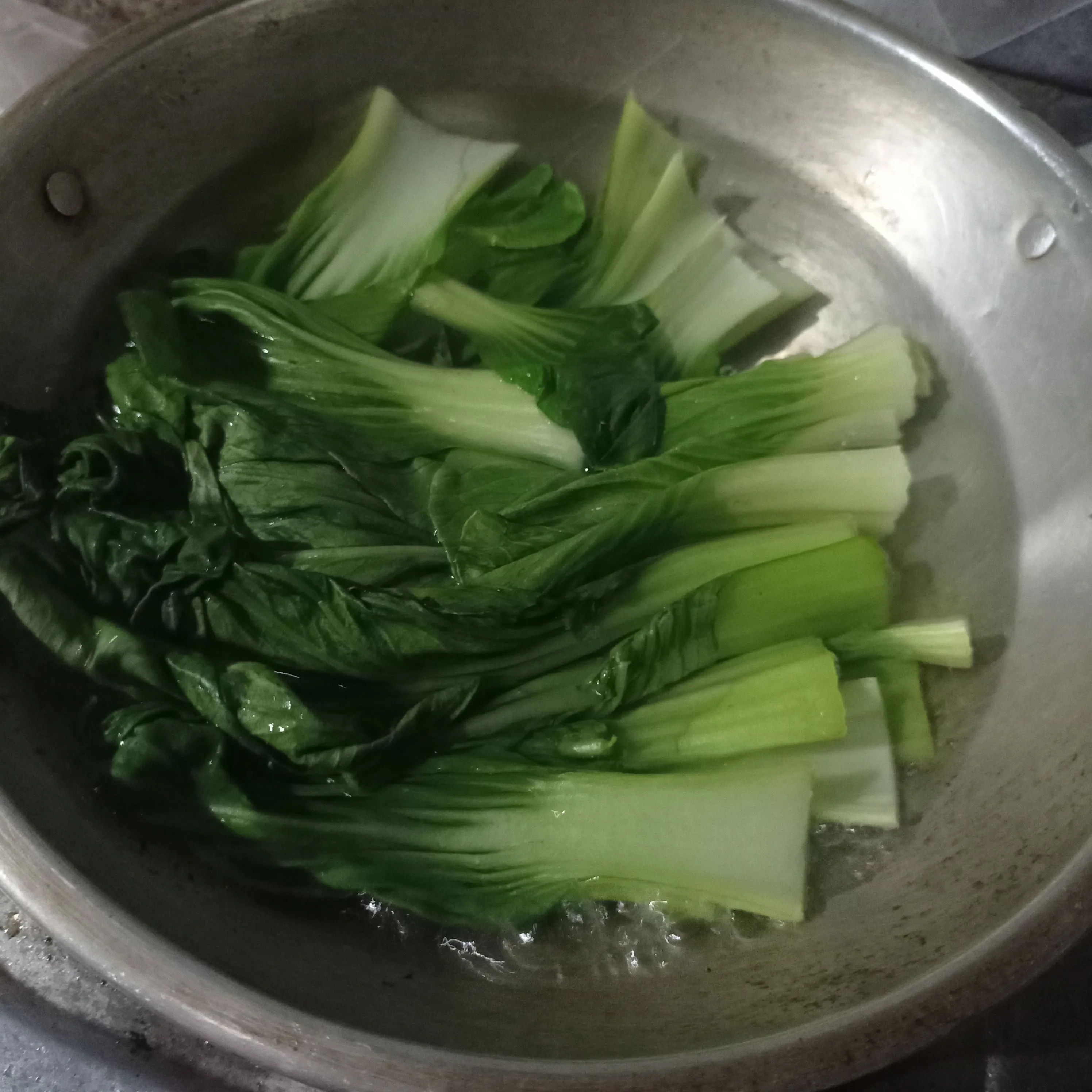 Step 2 Pokcoy Siram Bawang Putih
