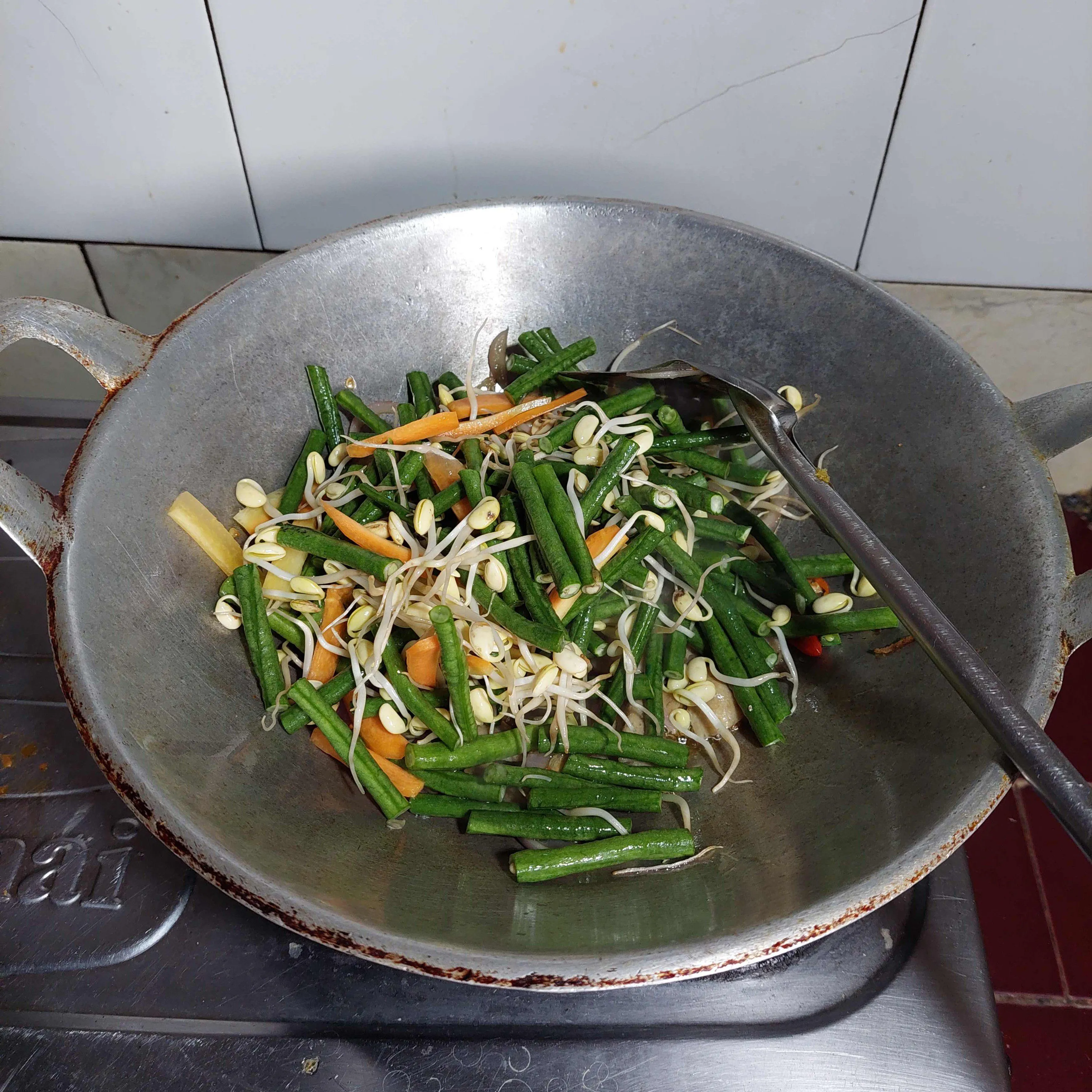 Step 5 Tumis Bakso Kacang Panjang