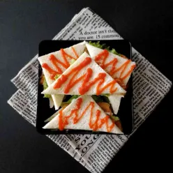 Roti Tangkup Isi Telur & Kol Pedas