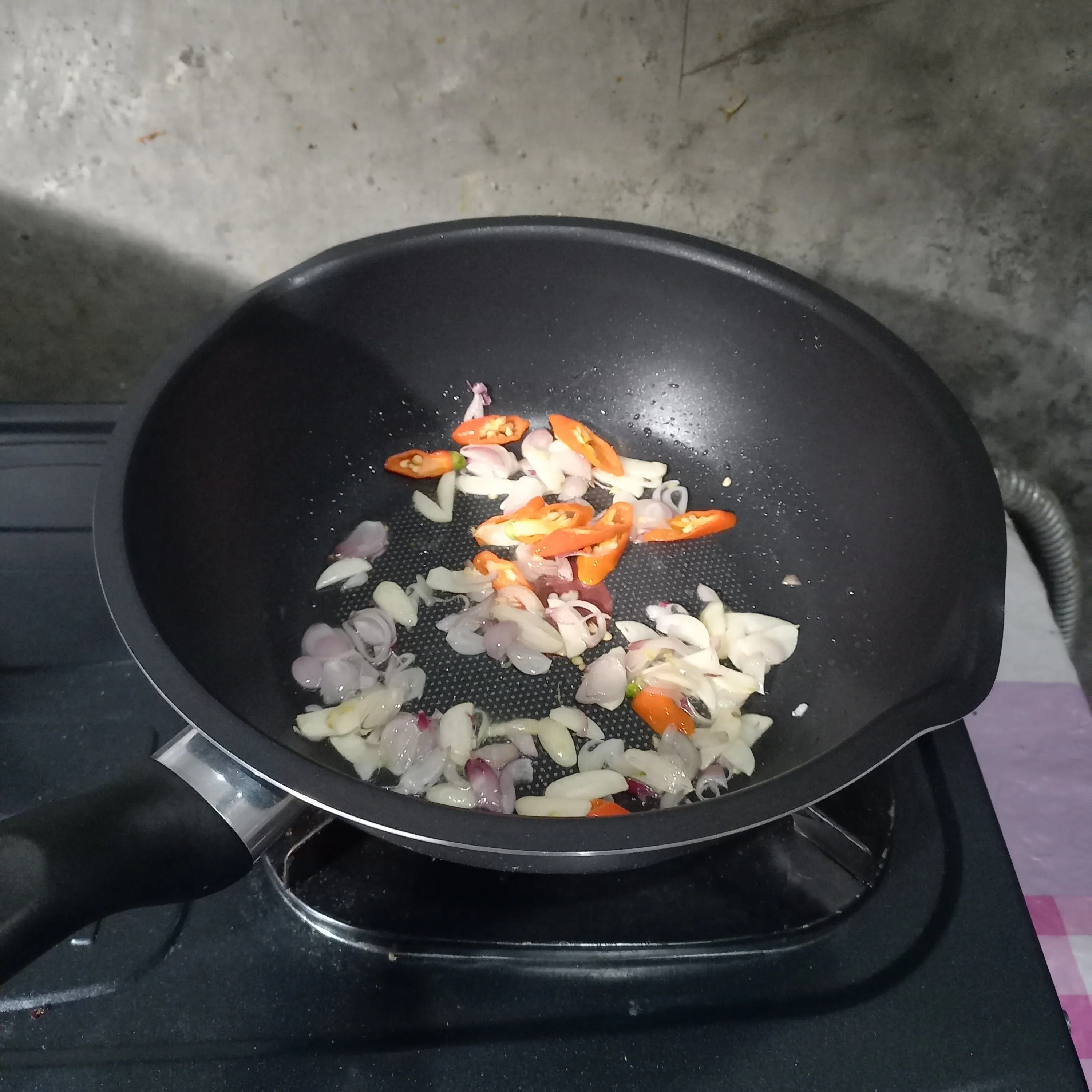 Step 3 Tumis Labu Siam dan Tahu Putih