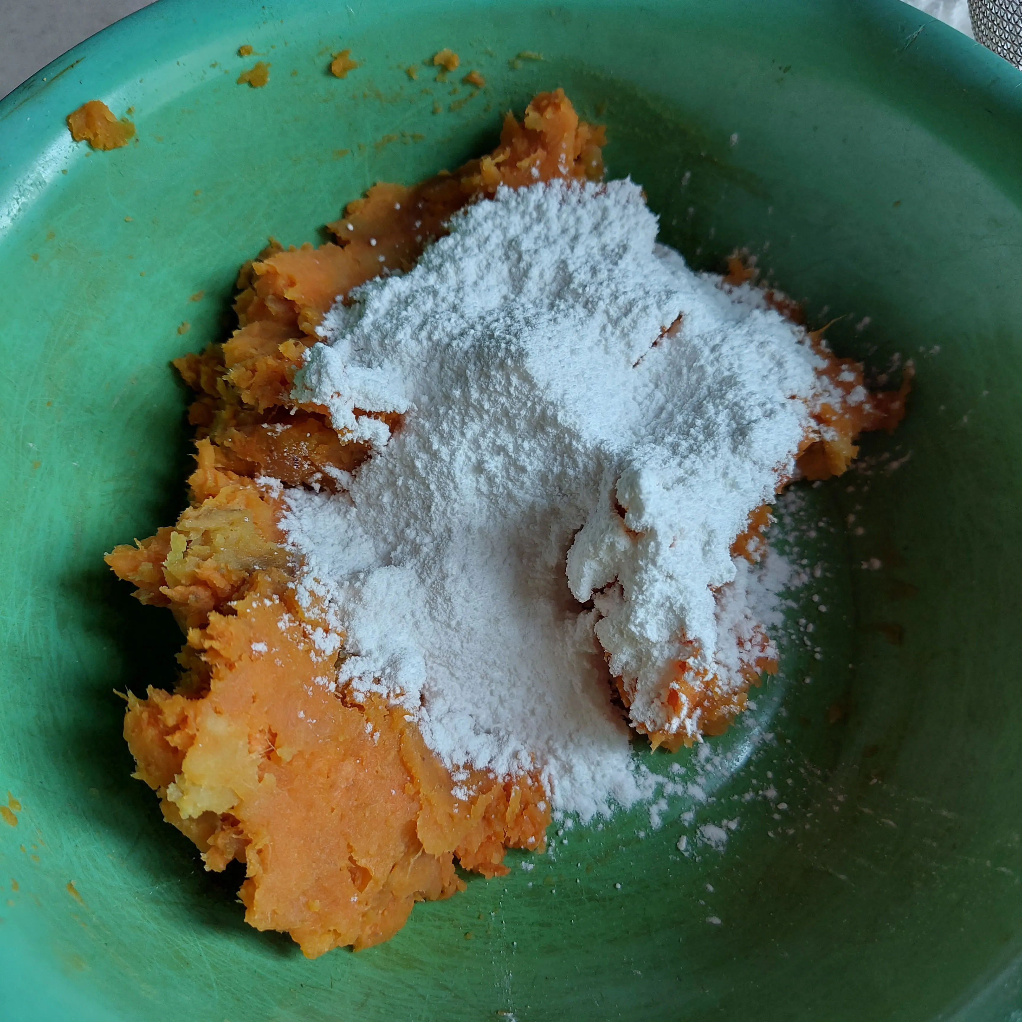 Step 4 Bola Ubi