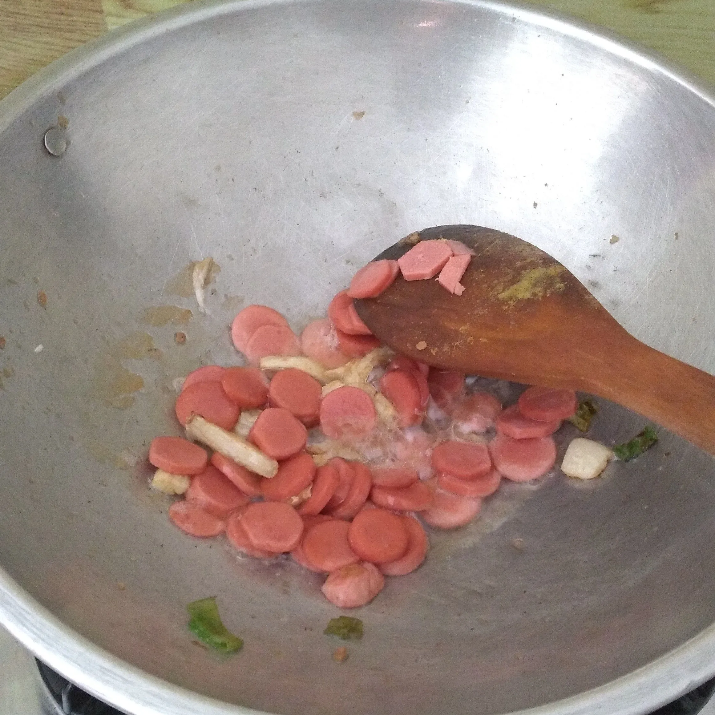 Step 2 Nasi Goreng Sosis Bekal Sekolah